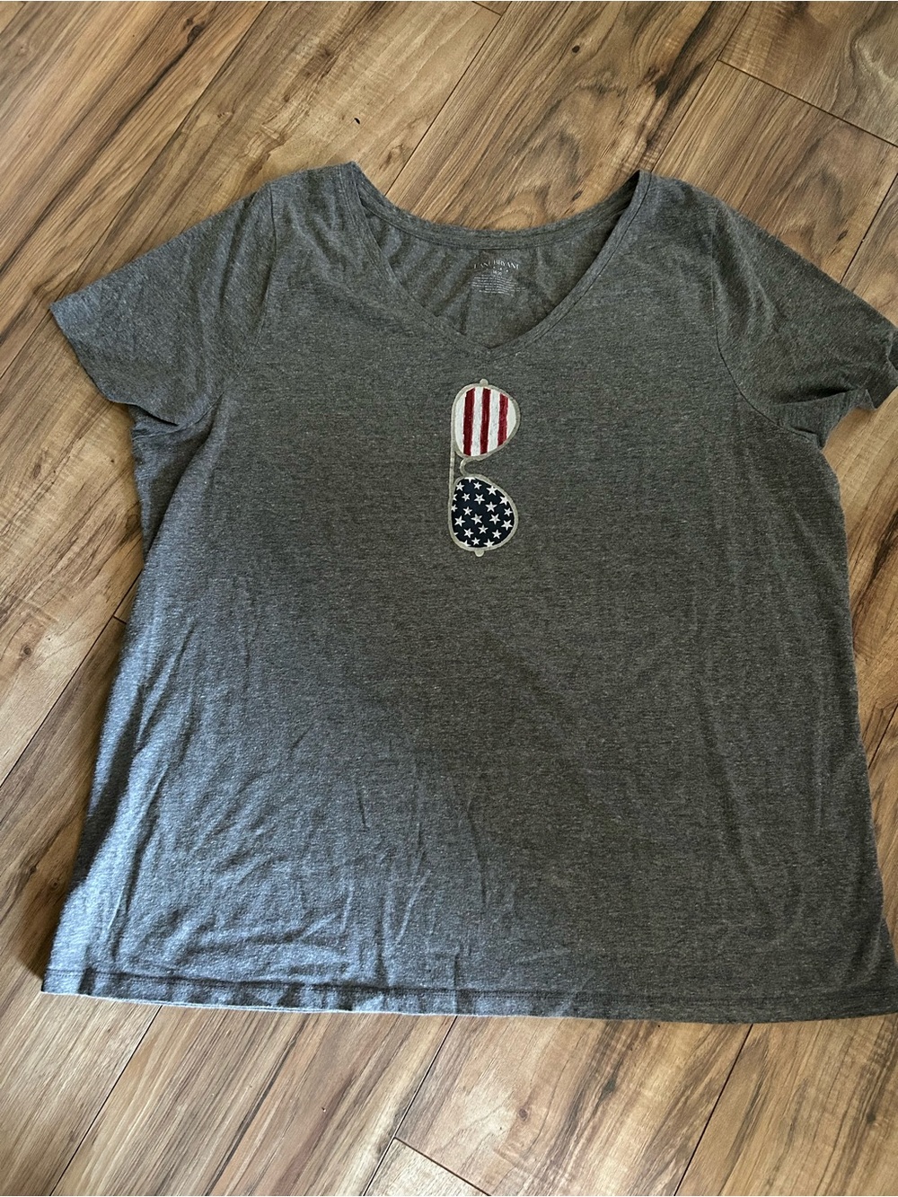 Lane Bryant Gray V-Neck Tee with Patriotic Sunglasses Graphic